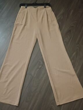 Wide-Leg Women's Pants in Tan